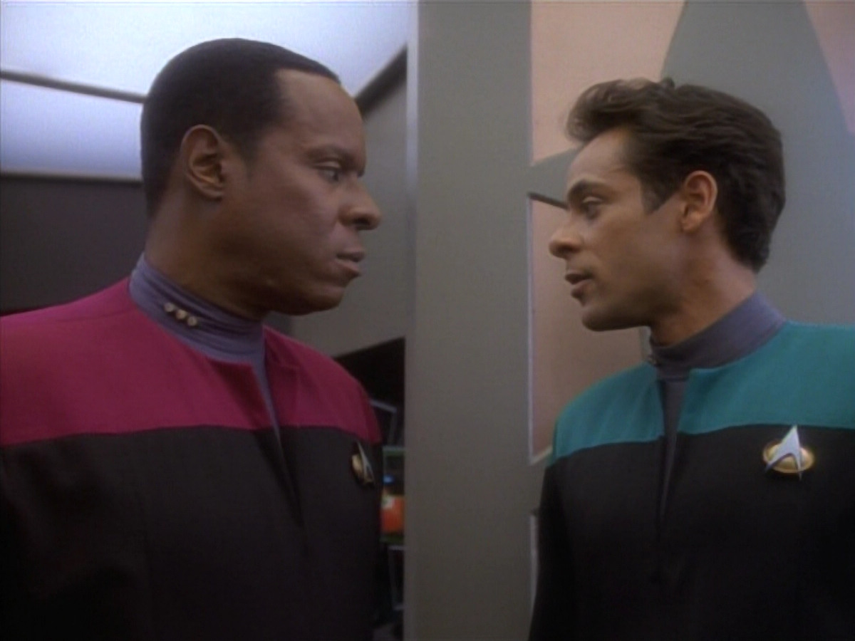 extant_StarTrekDS9_1x09-ThePassenger_02435.jpg