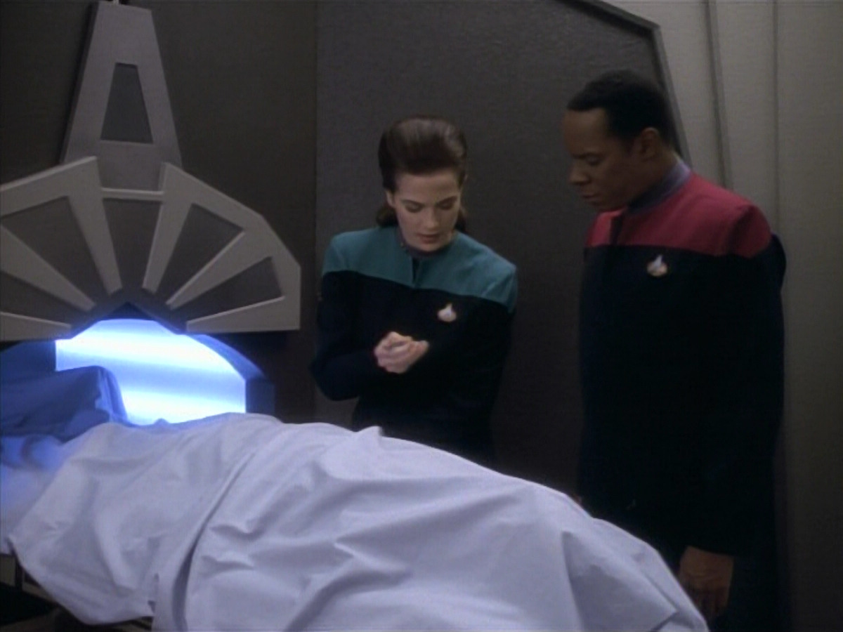 extant_StarTrekDS9_1x09-ThePassenger_02479.jpg