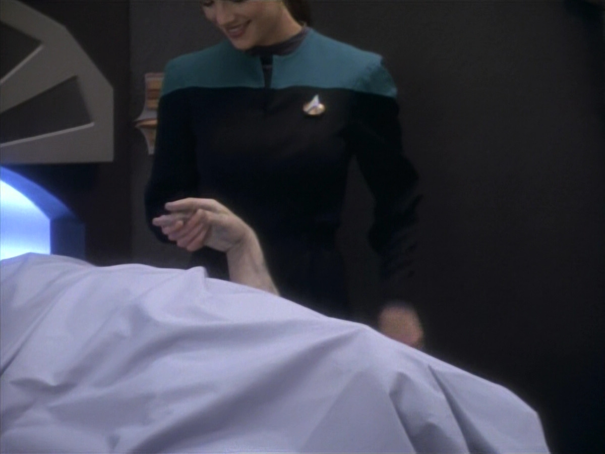 extant_StarTrekDS9_1x09-ThePassenger_02594.jpg