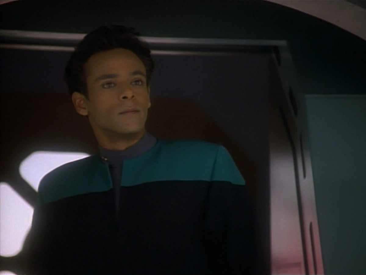extant_StarTrekDS9_1x09-ThePassenger_02707.jpg