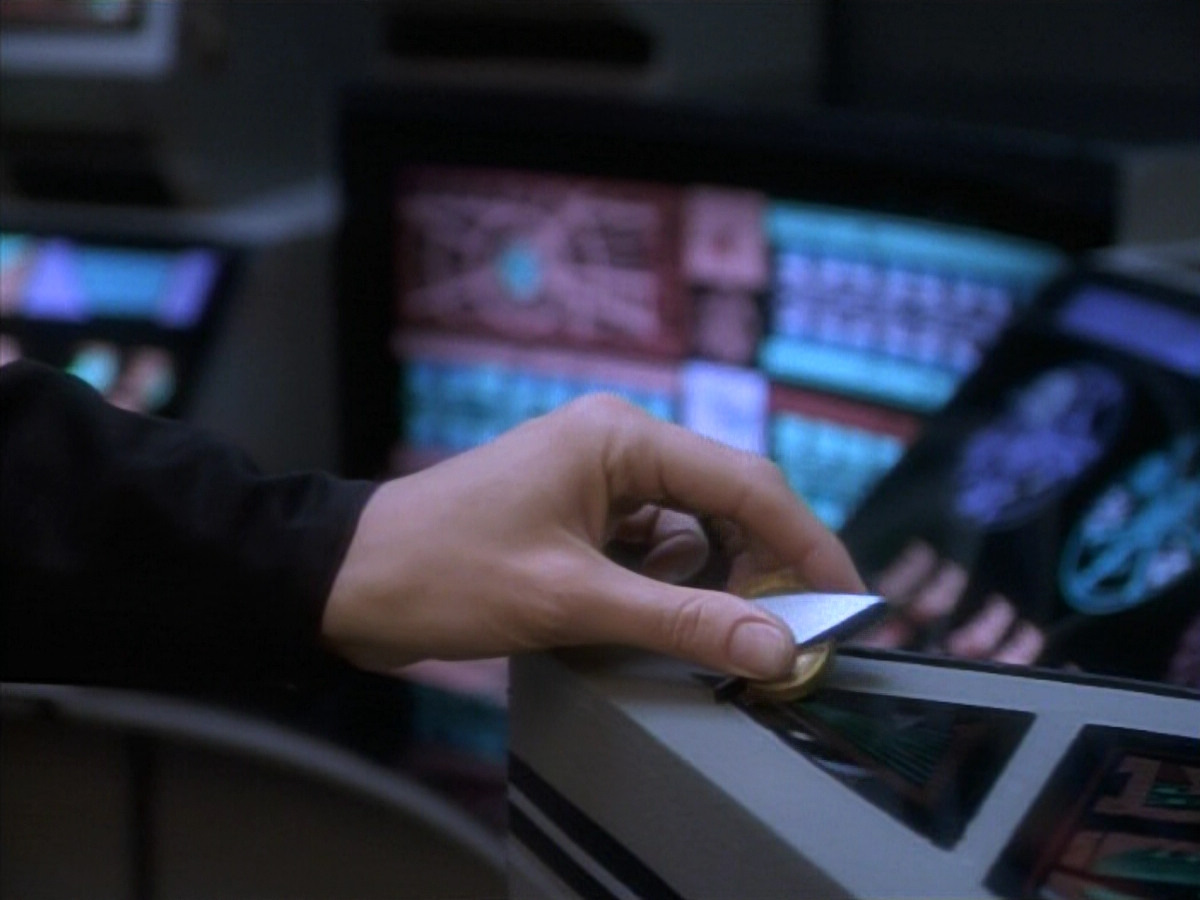 extant_StarTrekDS9_1x09-ThePassenger_02765.jpg