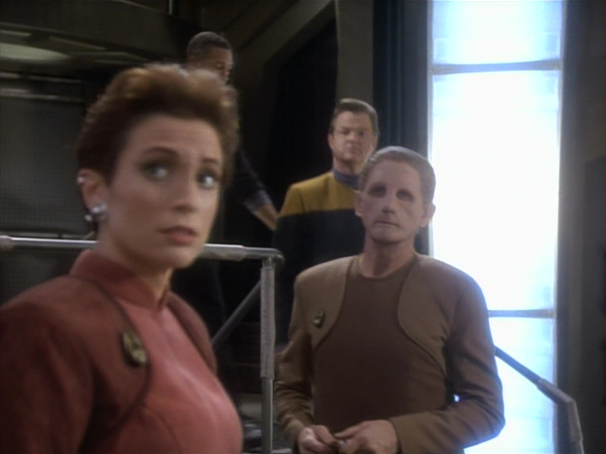 extant_StarTrekDS9_1x09-ThePassenger_02909.jpg