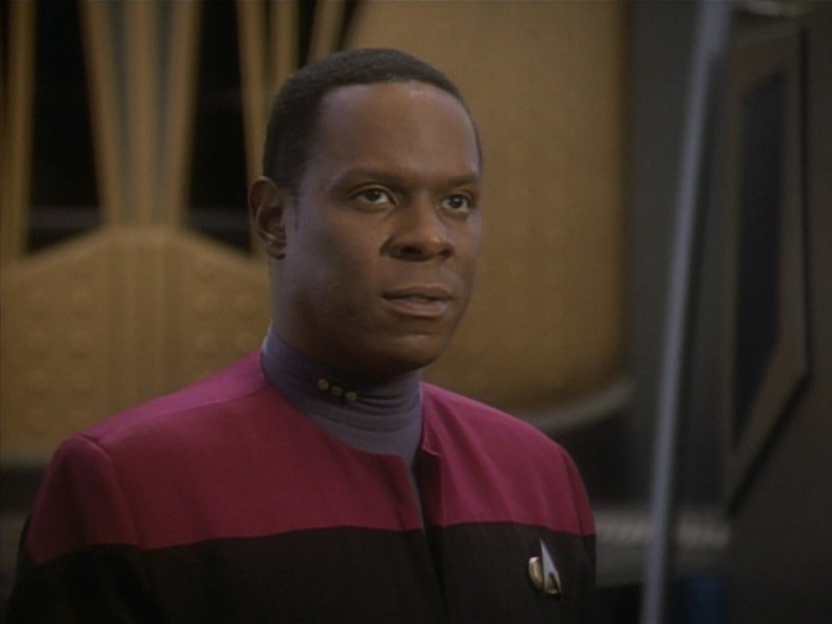extant_StarTrekDS9_1x09-ThePassenger_02945.jpg