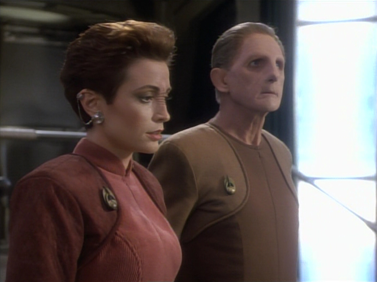 extant_StarTrekDS9_1x09-ThePassenger_02975.jpg
