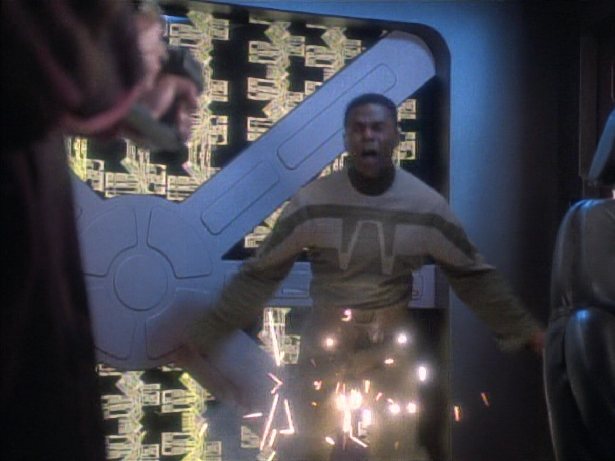 extant_StarTrekDS9_1x09-ThePassenger_03020.jpg