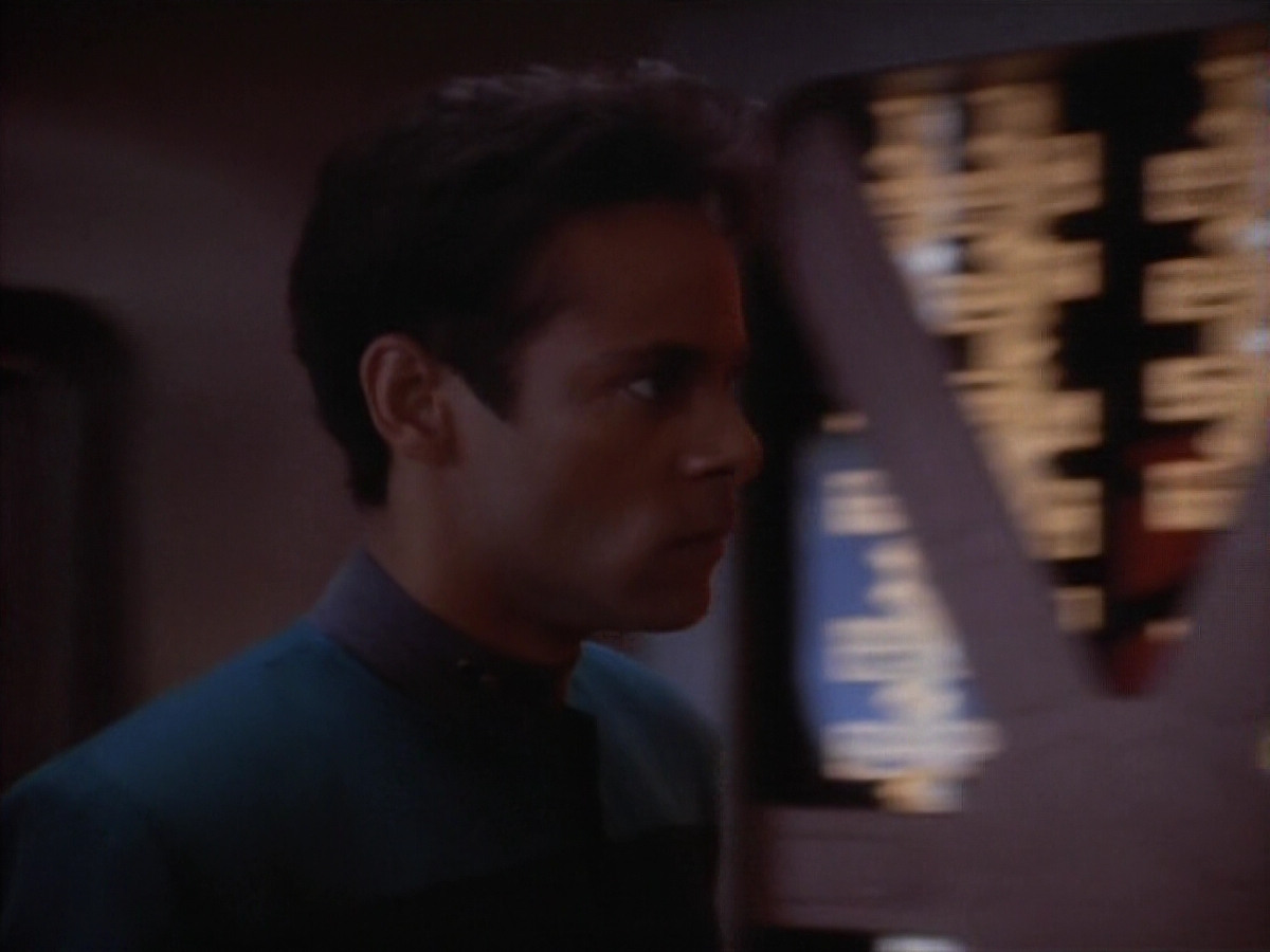 extant_StarTrekDS9_1x09-ThePassenger_03043.jpg