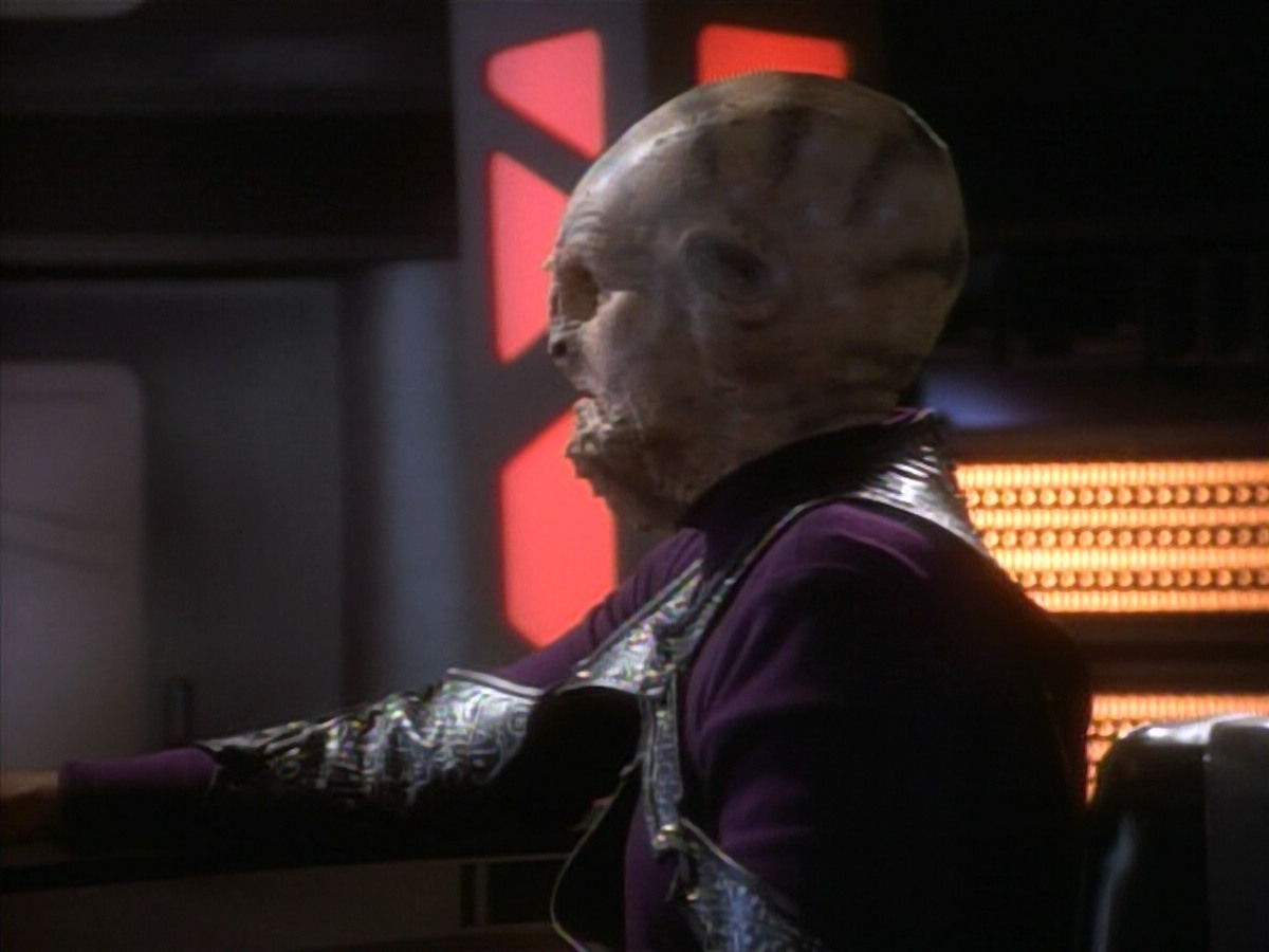extant_StarTrekDS9_1x09-ThePassenger_03071.jpg