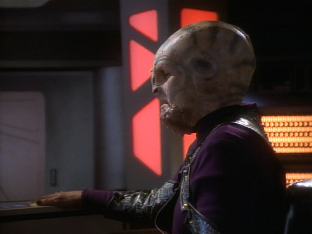 extant_StarTrekDS9_1x09-ThePassenger_03129.jpg