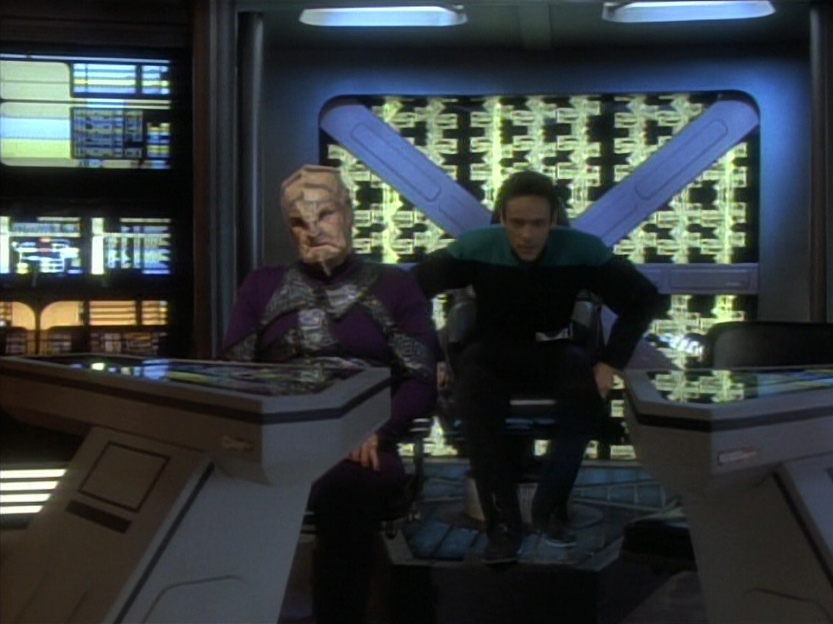 extant_StarTrekDS9_1x09-ThePassenger_03164.jpg