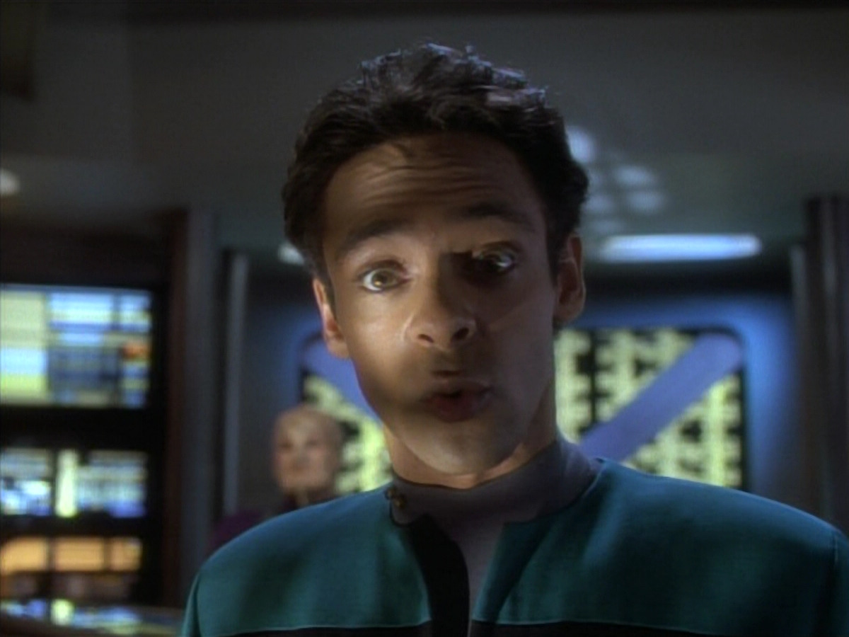 extant_StarTrekDS9_1x09-ThePassenger_03236.jpg