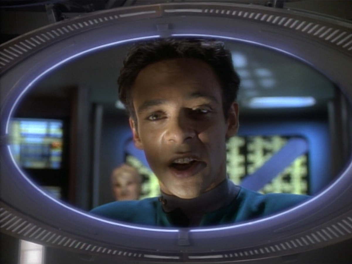 extant_StarTrekDS9_1x09-ThePassenger_03245.jpg