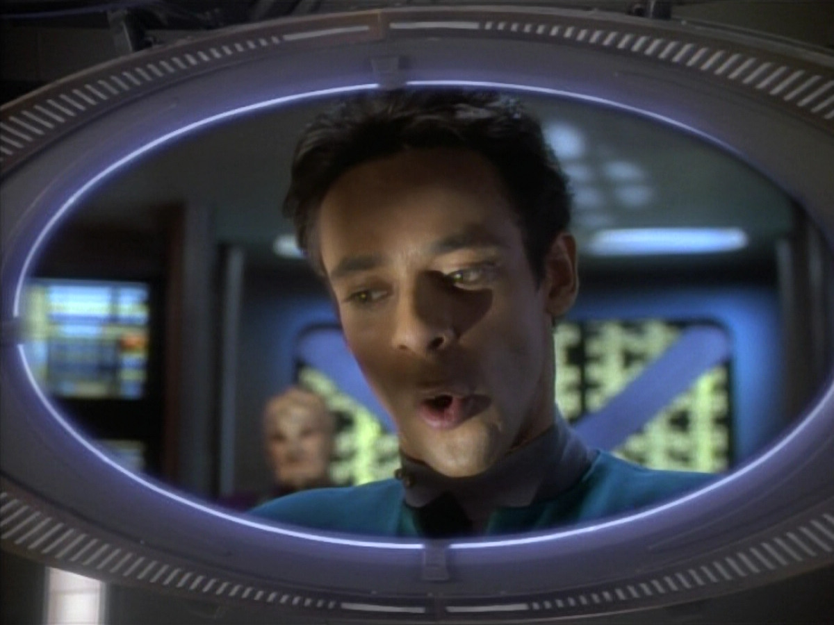 extant_StarTrekDS9_1x09-ThePassenger_03247.jpg