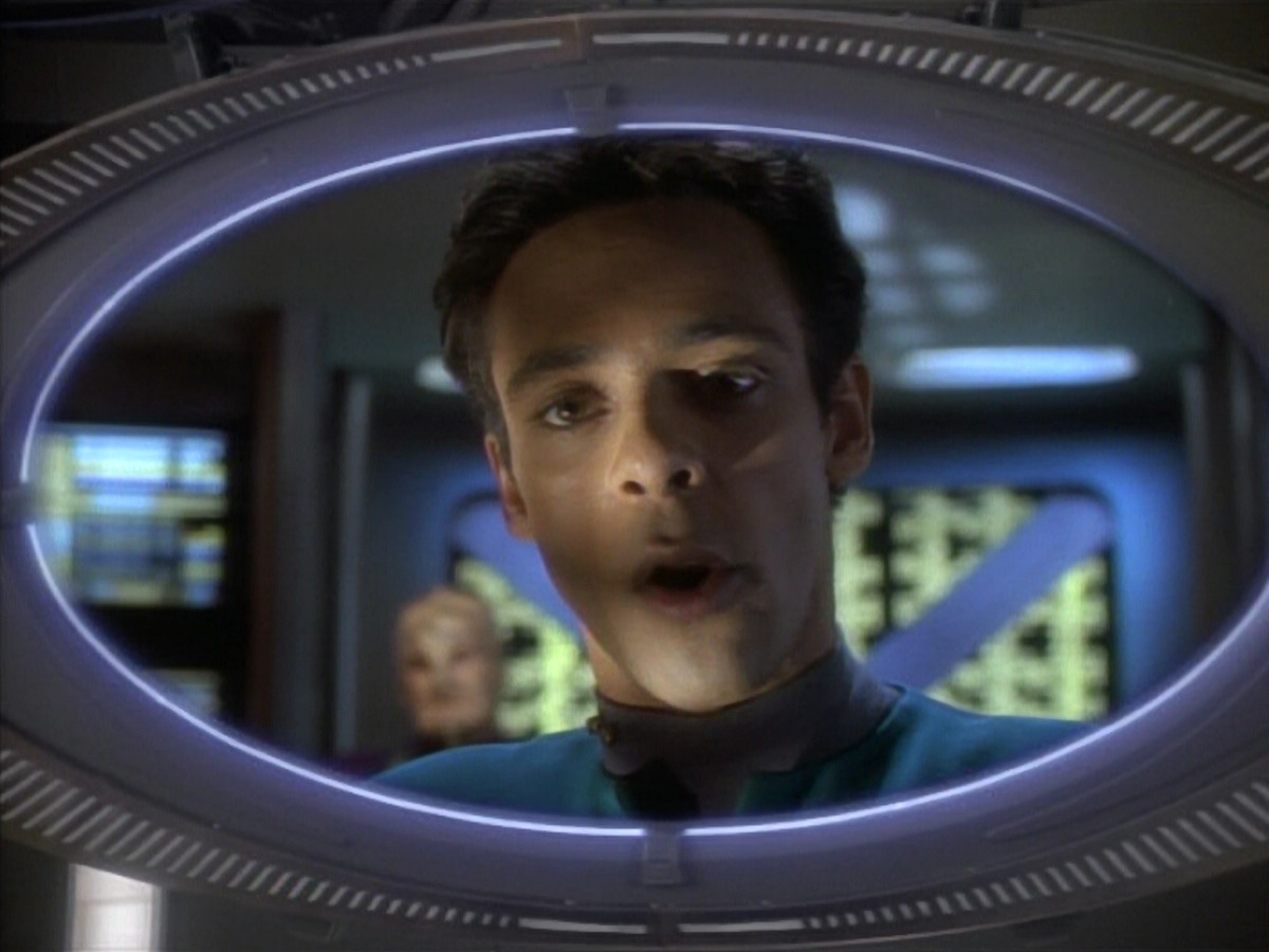 extant_StarTrekDS9_1x09-ThePassenger_03249.jpg