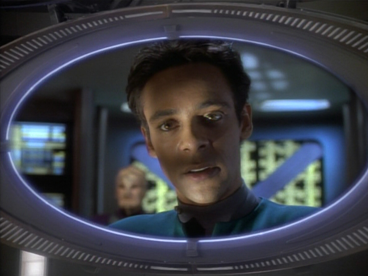 extant_StarTrekDS9_1x09-ThePassenger_03254.jpg