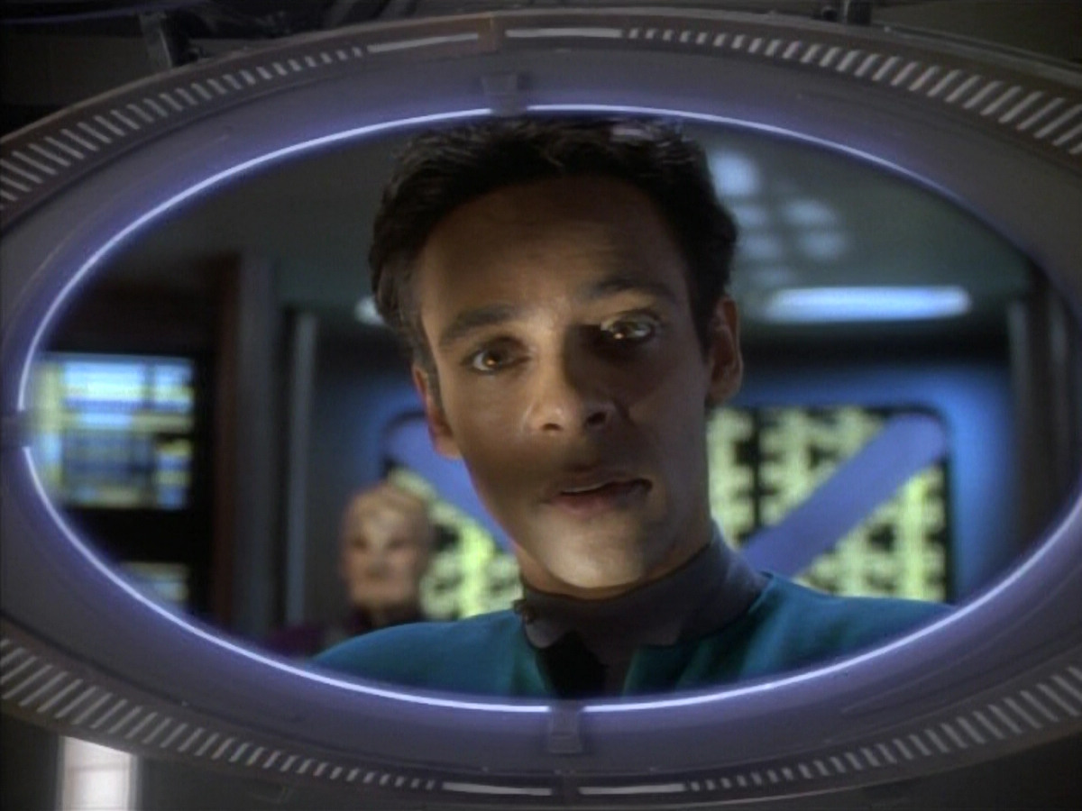 extant_StarTrekDS9_1x09-ThePassenger_03258.jpg