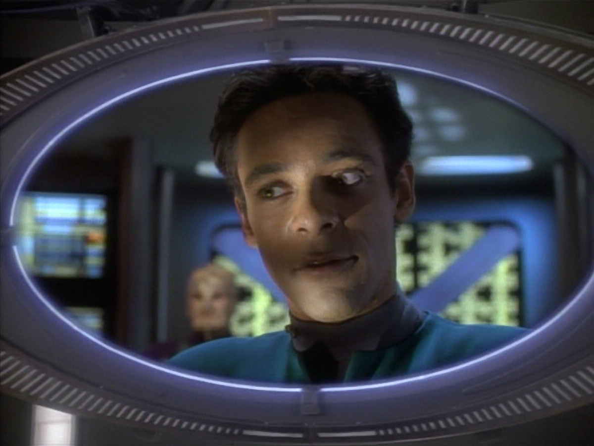 extant_StarTrekDS9_1x09-ThePassenger_03261.jpg