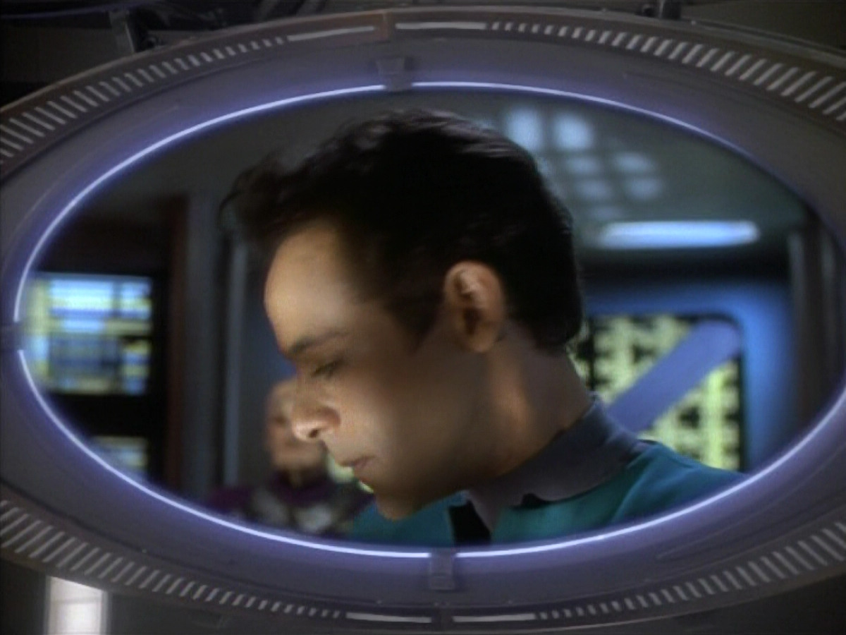 extant_StarTrekDS9_1x09-ThePassenger_03265.jpg