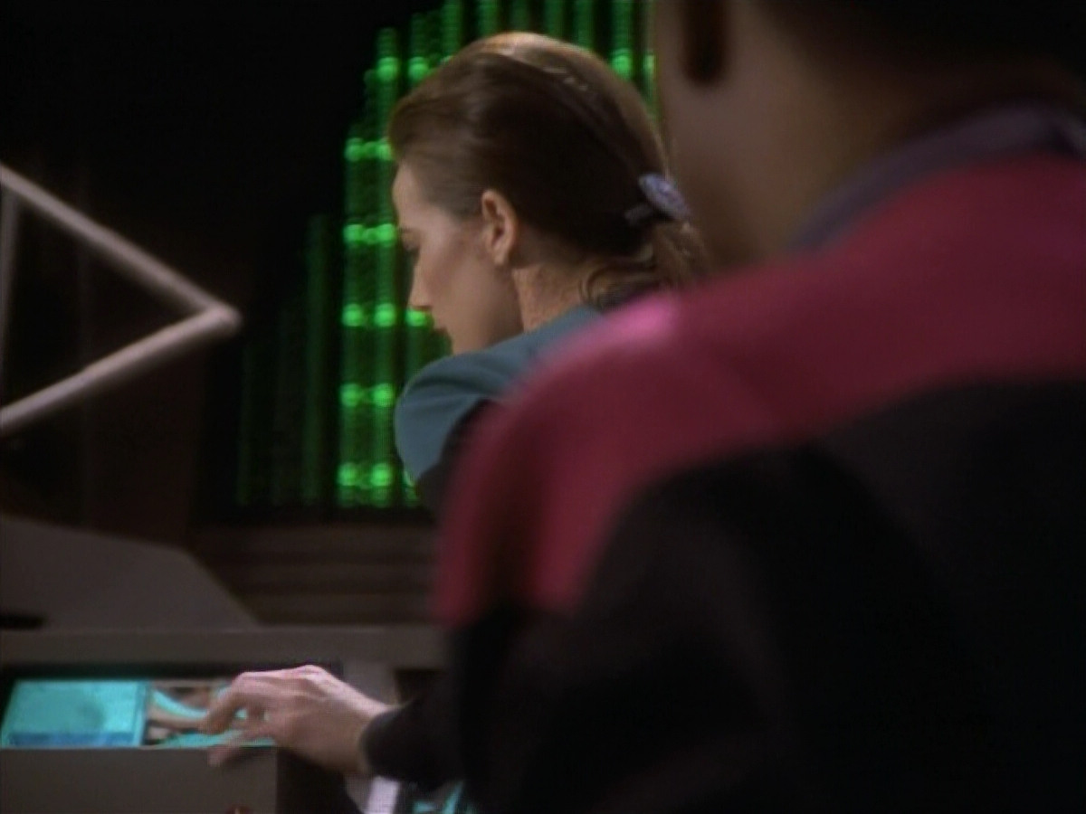 extant_StarTrekDS9_1x09-ThePassenger_03319.jpg