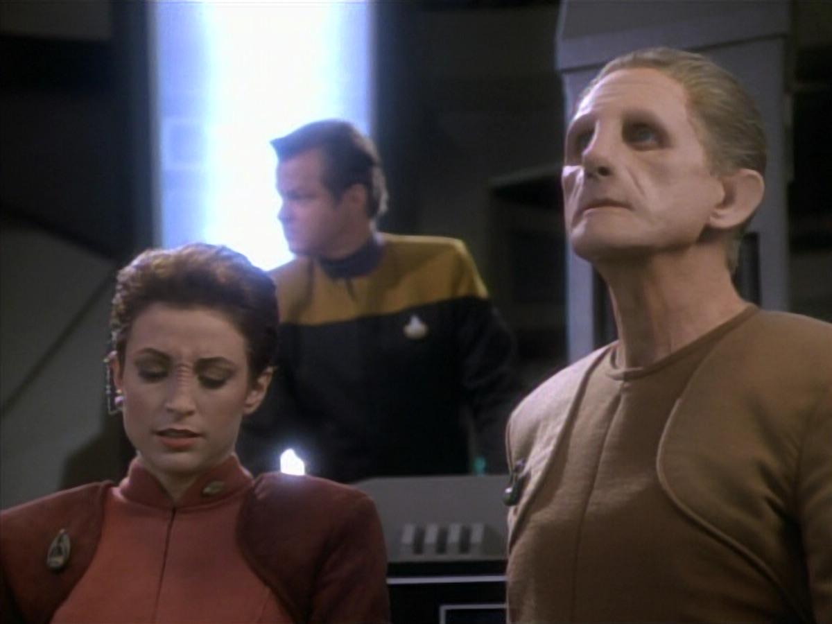 extant_StarTrekDS9_1x09-ThePassenger_03346.jpg