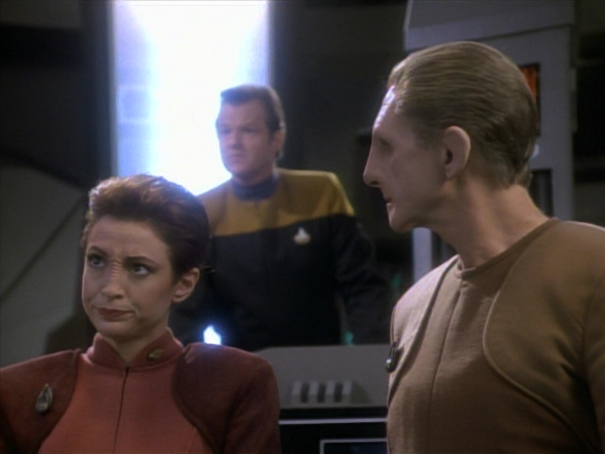 extant_StarTrekDS9_1x09-ThePassenger_03348.jpg