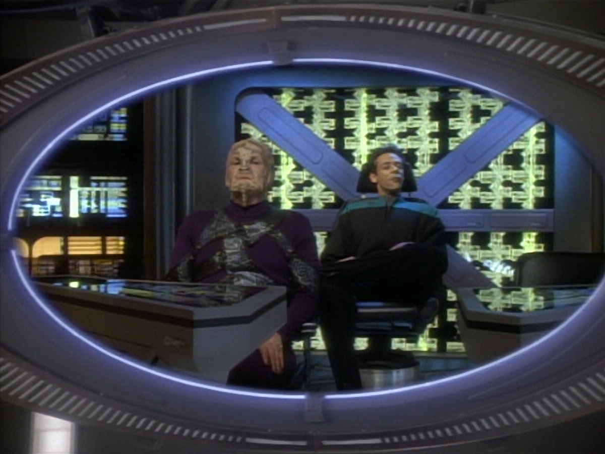 extant_StarTrekDS9_1x09-ThePassenger_03356.jpg