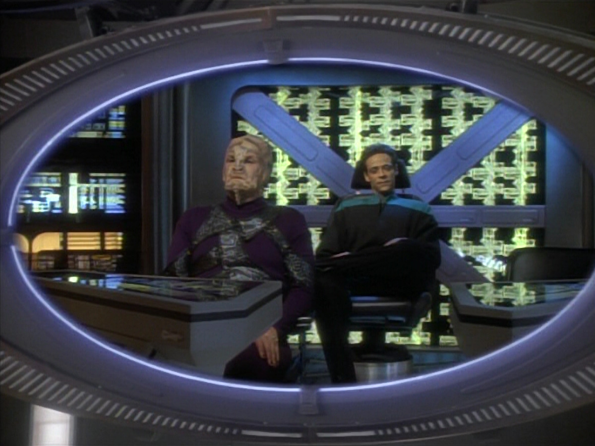 extant_StarTrekDS9_1x09-ThePassenger_03360.jpg