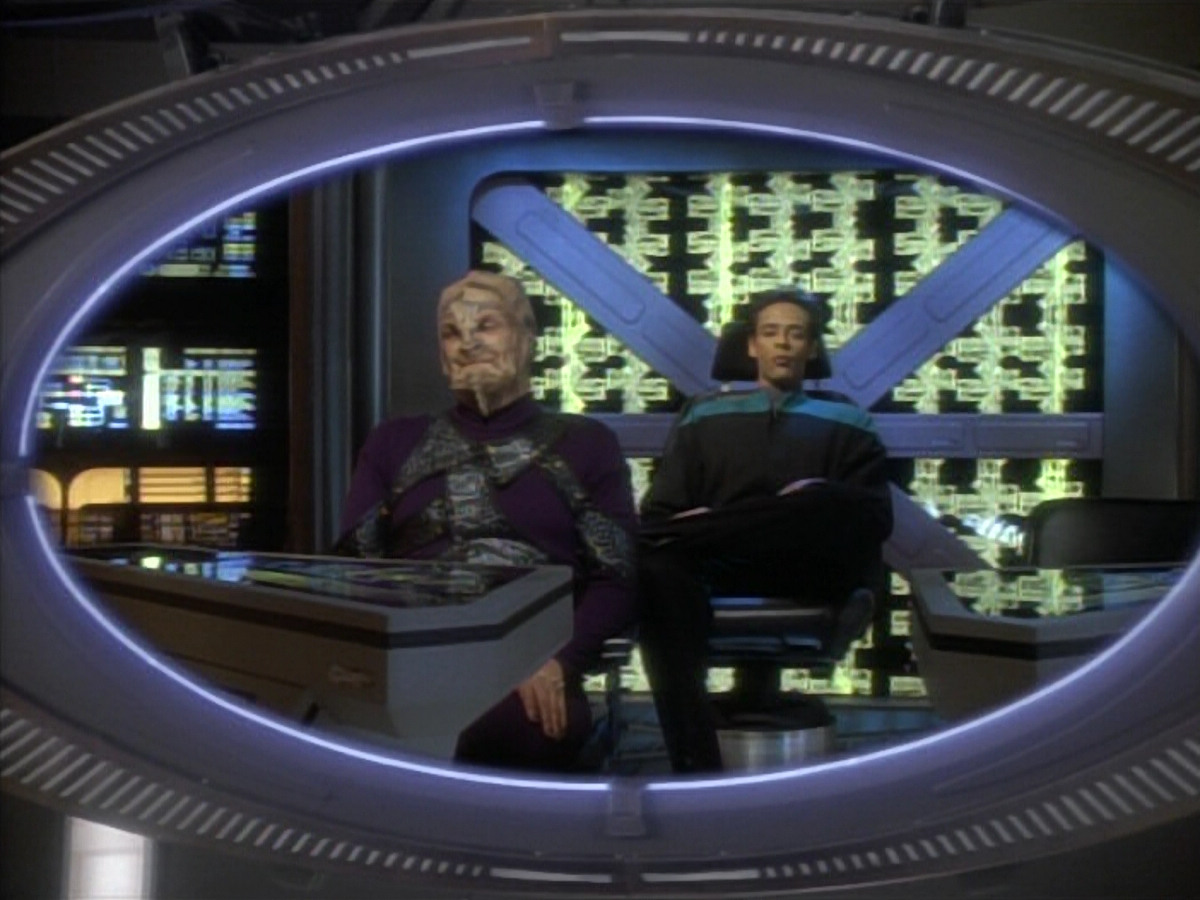 extant_StarTrekDS9_1x09-ThePassenger_03367.jpg