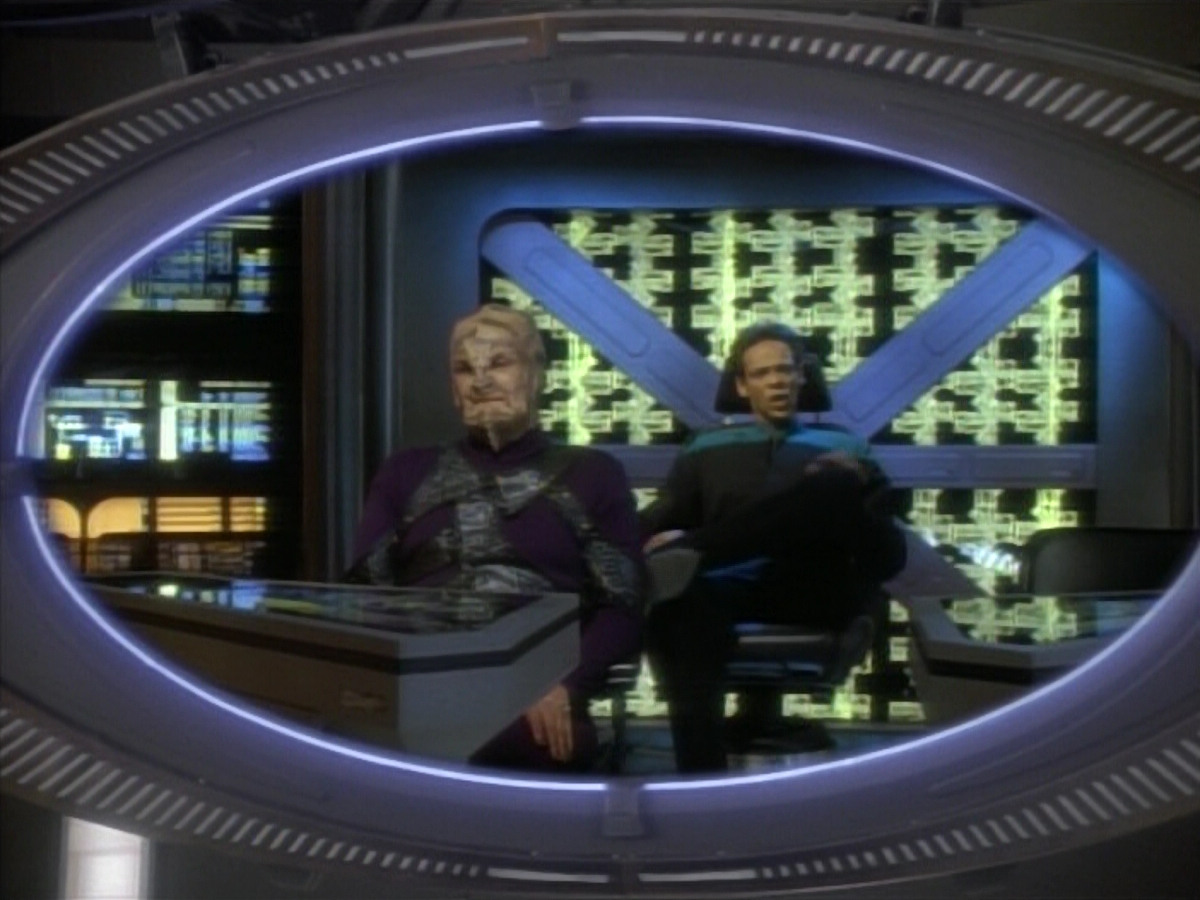 extant_StarTrekDS9_1x09-ThePassenger_03382.jpg