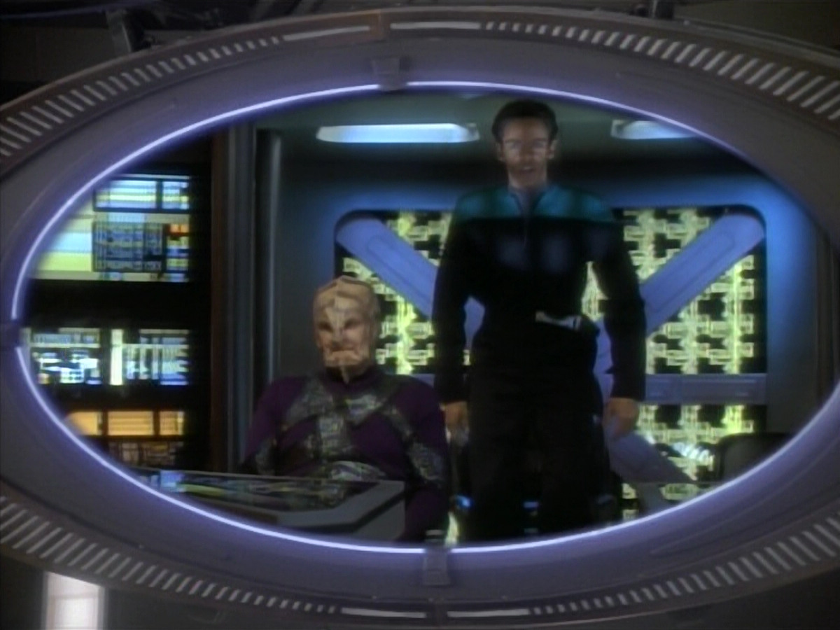 extant_StarTrekDS9_1x09-ThePassenger_03385.jpg