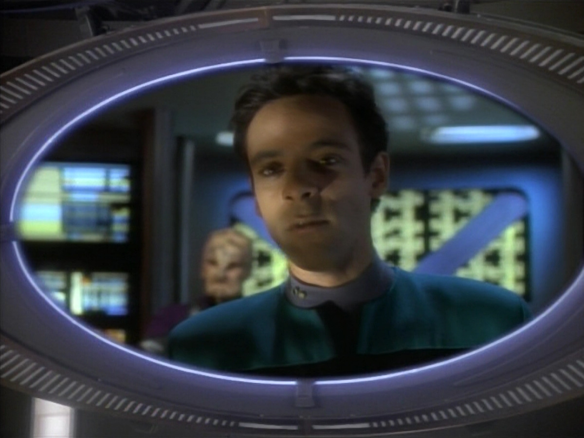 extant_StarTrekDS9_1x09-ThePassenger_03407.jpg