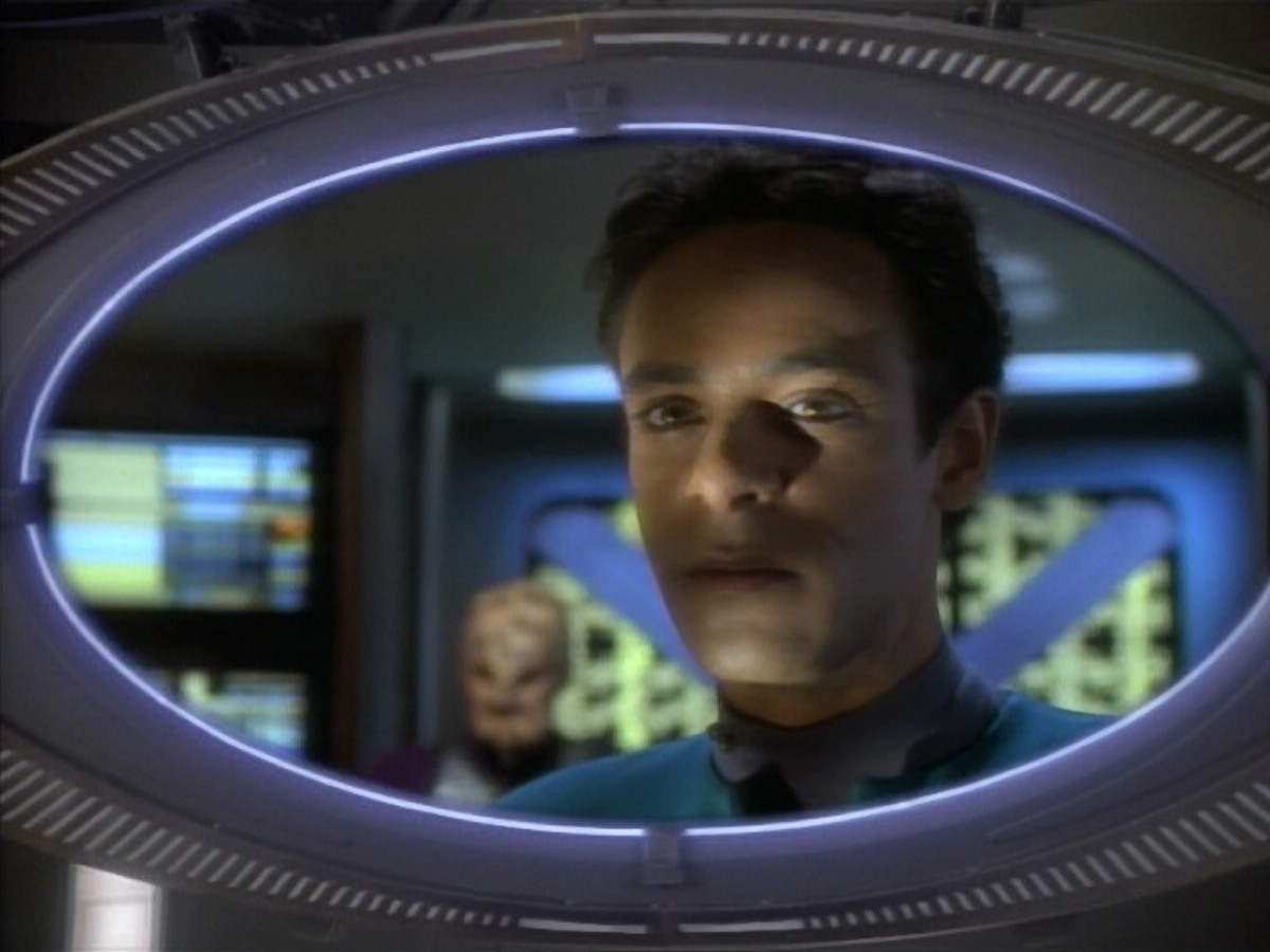 extant_StarTrekDS9_1x09-ThePassenger_03410.jpg