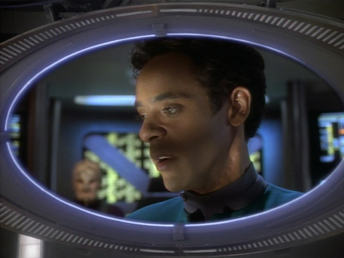 extant_StarTrekDS9_1x09-ThePassenger_03417.jpg