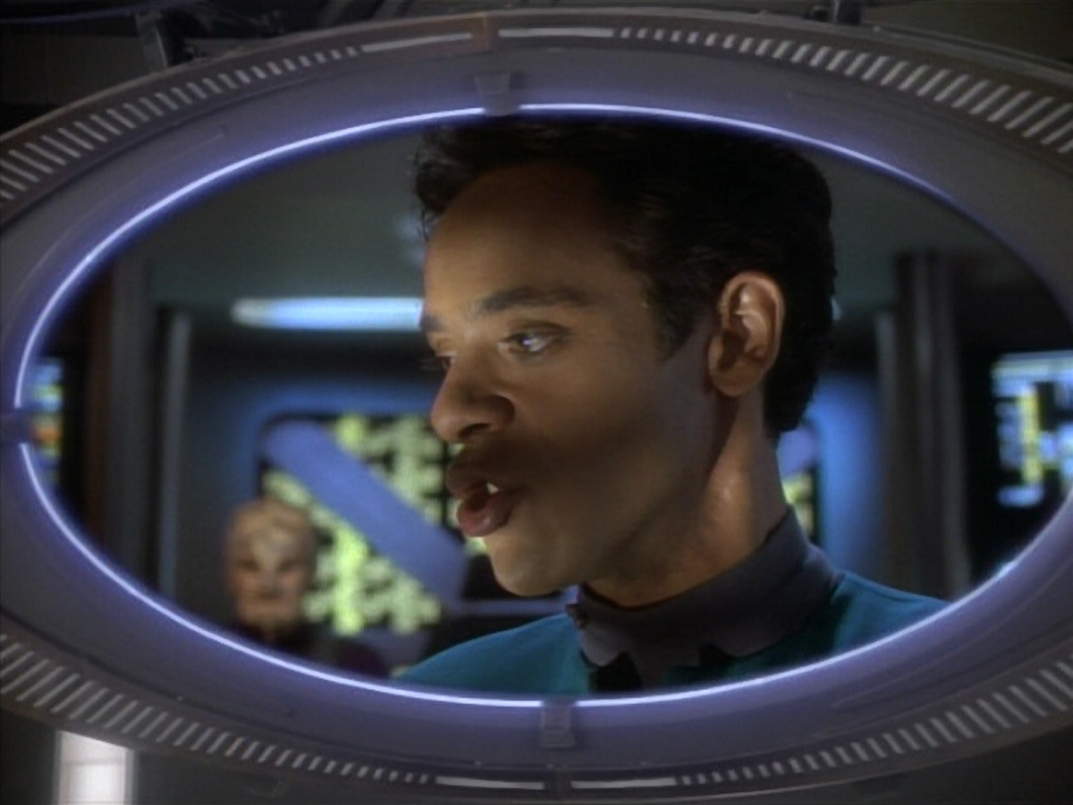 extant_StarTrekDS9_1x09-ThePassenger_03418.jpg