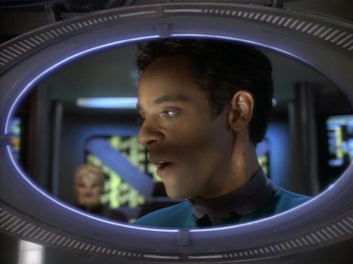 extant_StarTrekDS9_1x09-ThePassenger_03419.jpg