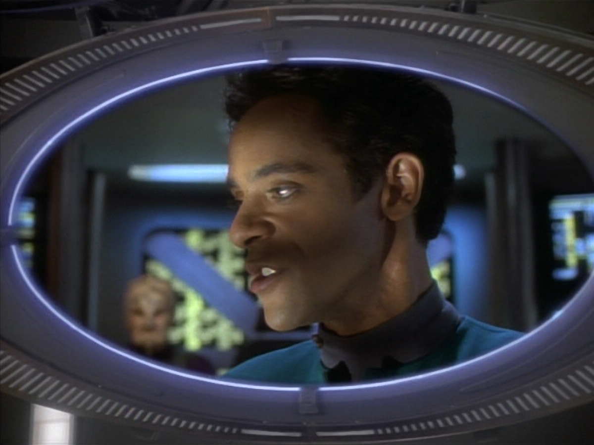 extant_StarTrekDS9_1x09-ThePassenger_03420.jpg