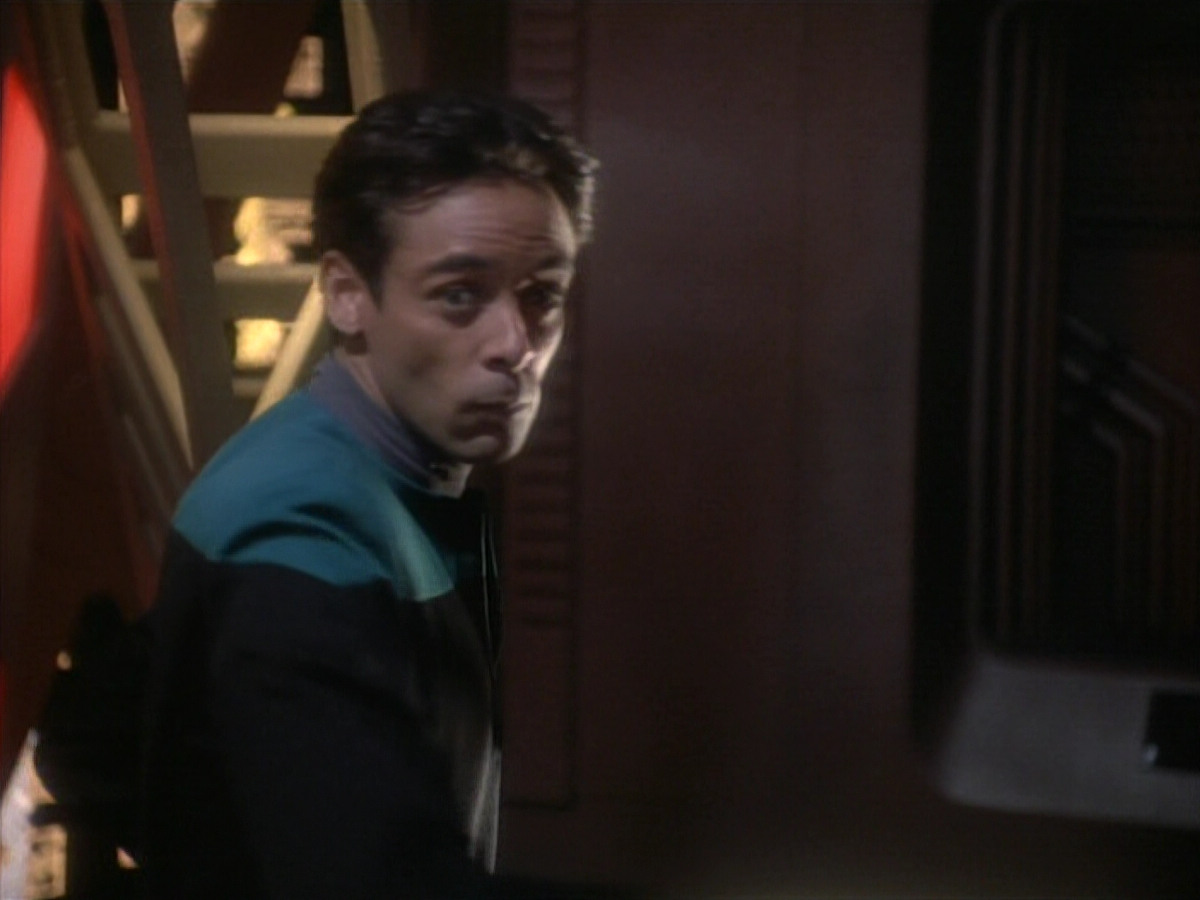 extant_StarTrekDS9_1x09-ThePassenger_03426.jpg