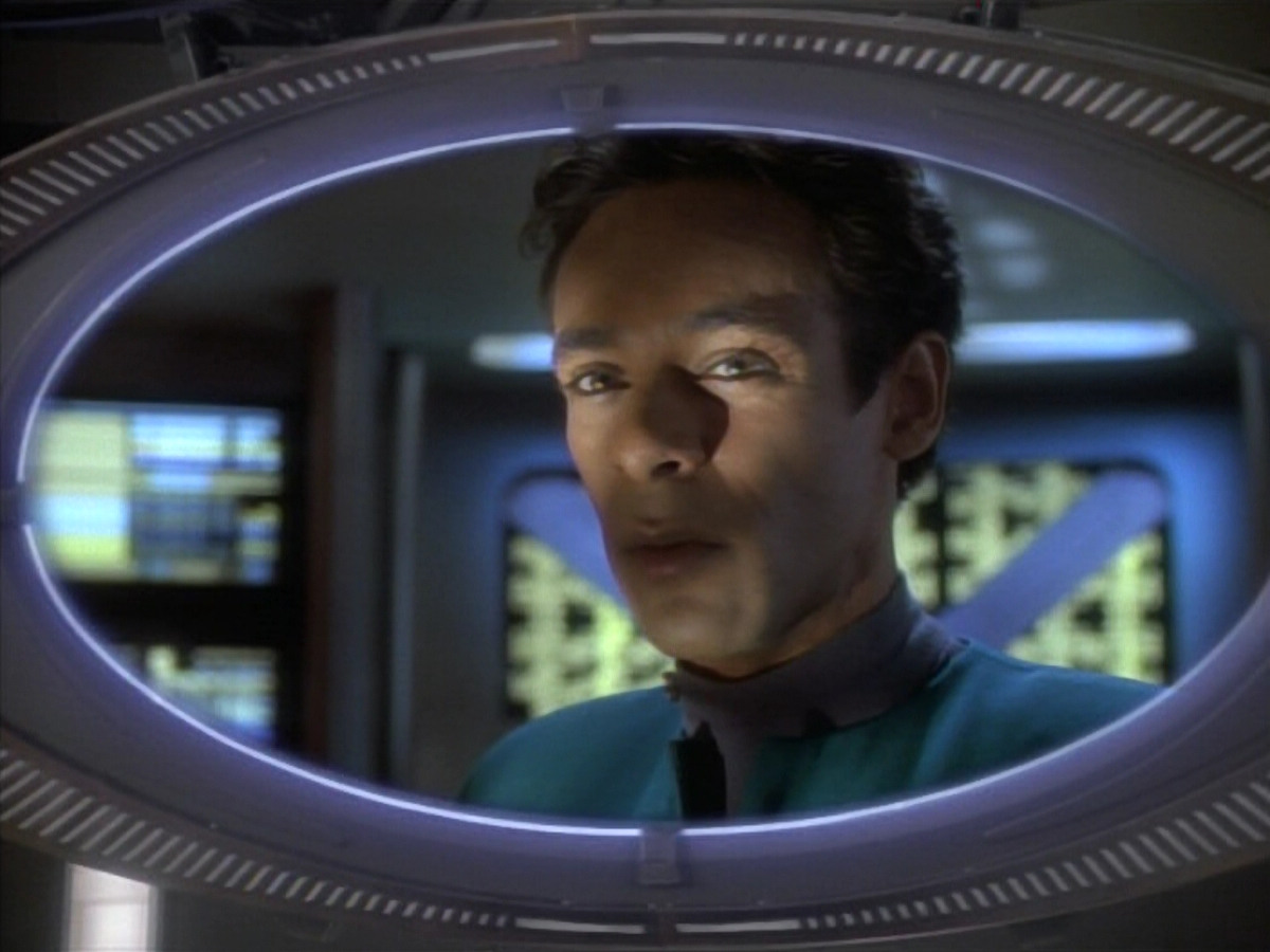 extant_StarTrekDS9_1x09-ThePassenger_03434.jpg