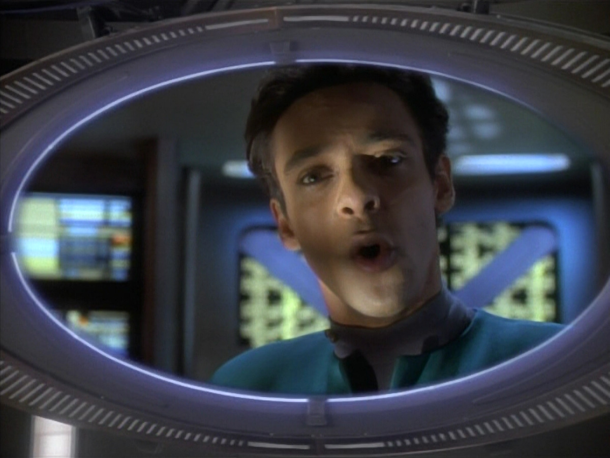 extant_StarTrekDS9_1x09-ThePassenger_03437.jpg