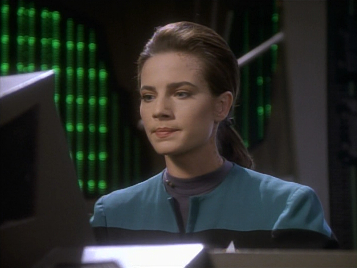 extant_StarTrekDS9_1x09-ThePassenger_03445.jpg