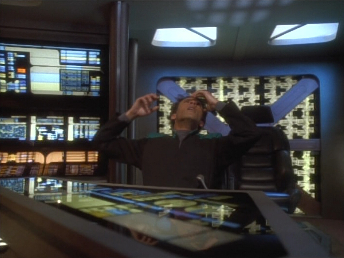 extant_StarTrekDS9_1x09-ThePassenger_03481.jpg