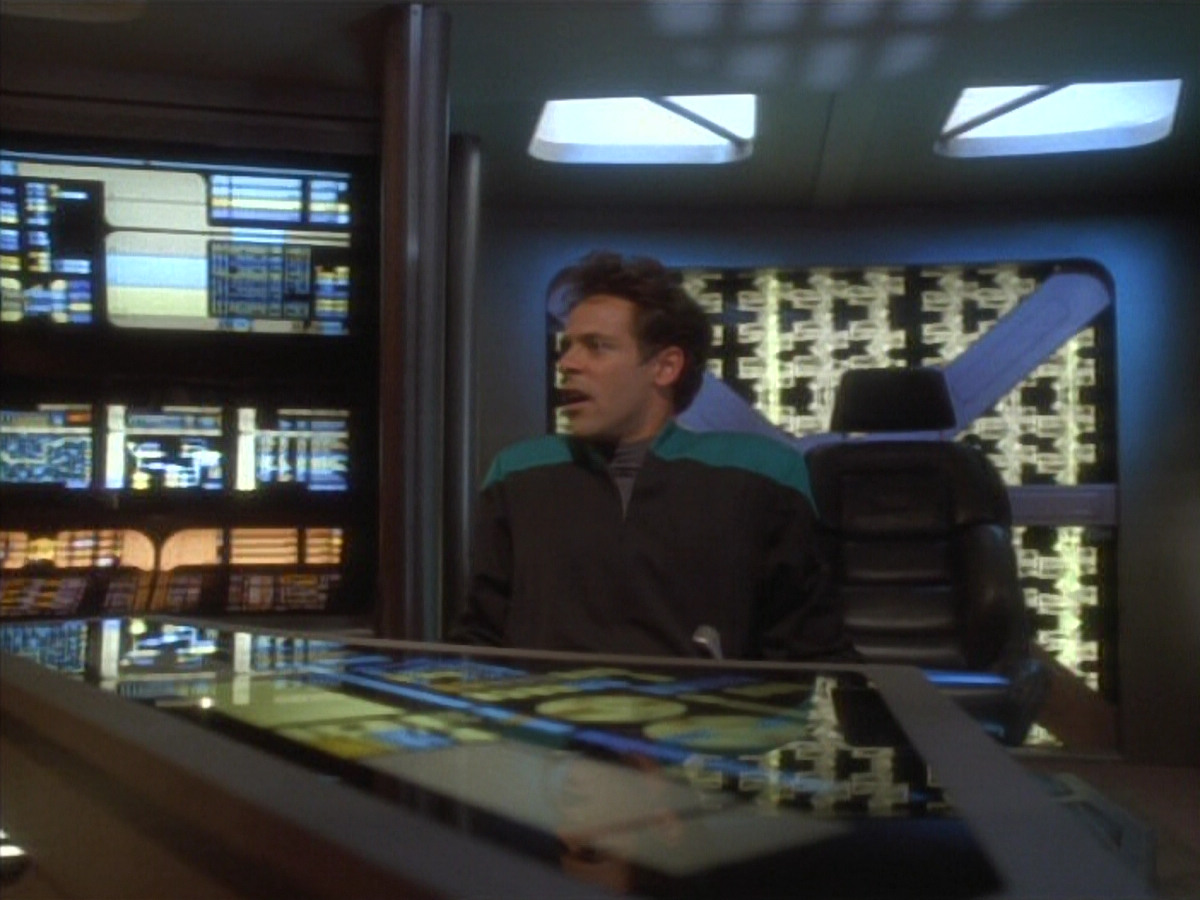 extant_StarTrekDS9_1x09-ThePassenger_03487.jpg