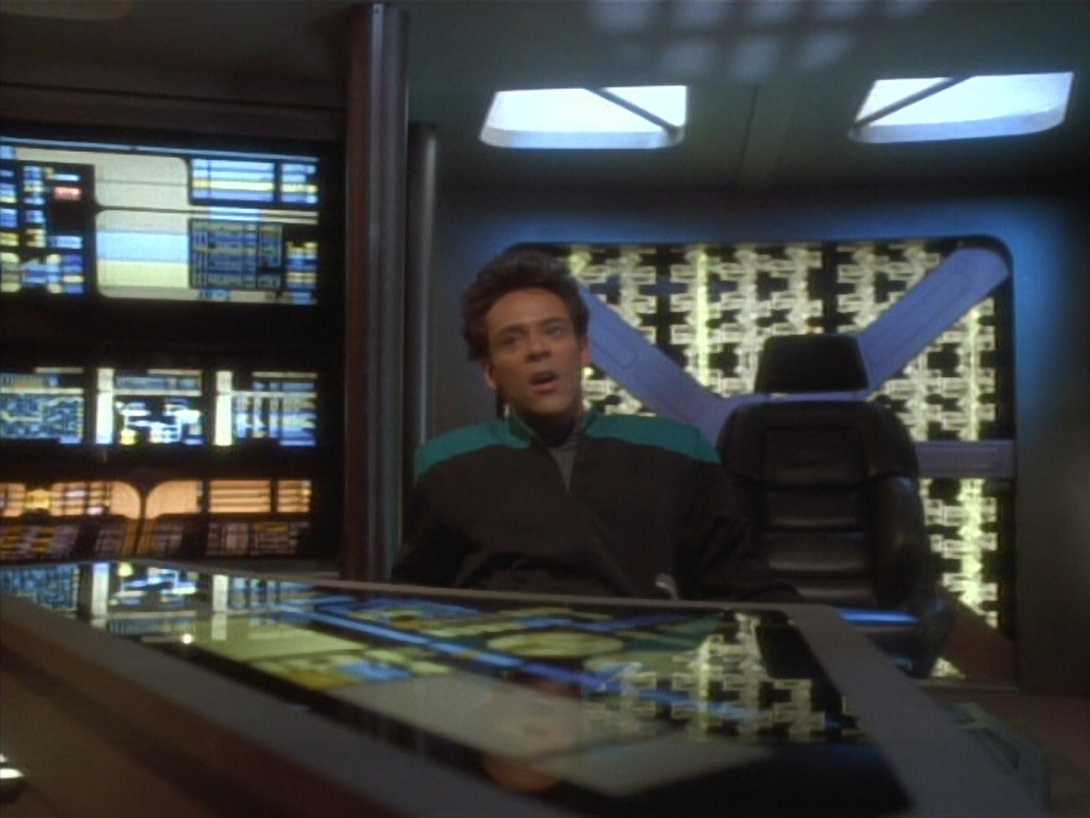 extant_StarTrekDS9_1x09-ThePassenger_03492.jpg