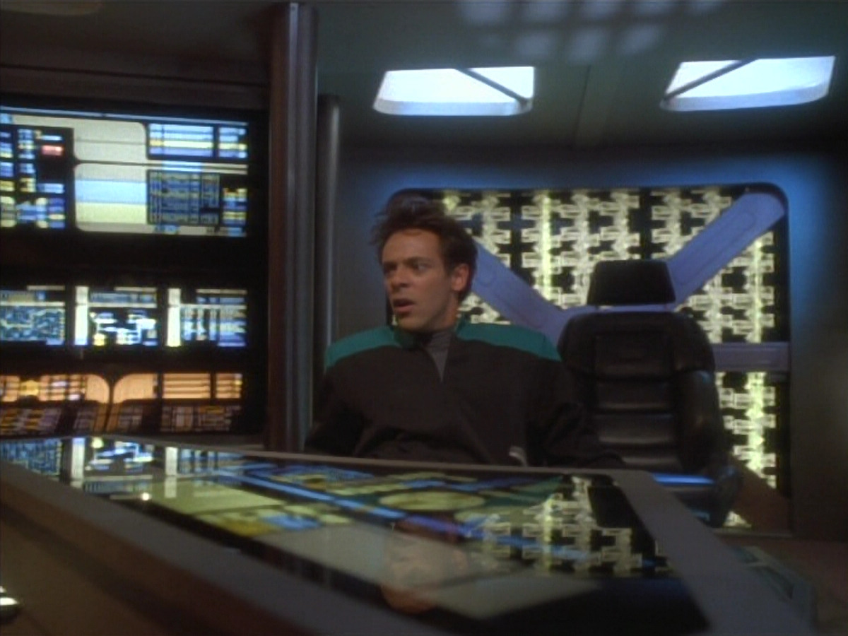 extant_StarTrekDS9_1x09-ThePassenger_03493.jpg