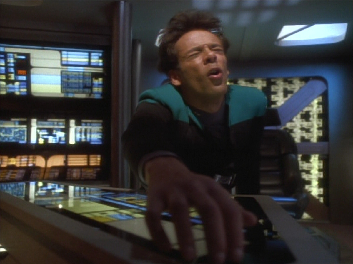 extant_StarTrekDS9_1x09-ThePassenger_03509.jpg