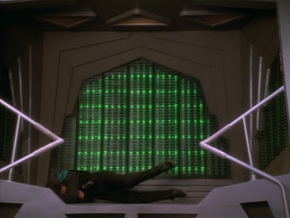 extant_StarTrekDS9_1x09-ThePassenger_03547.jpg
