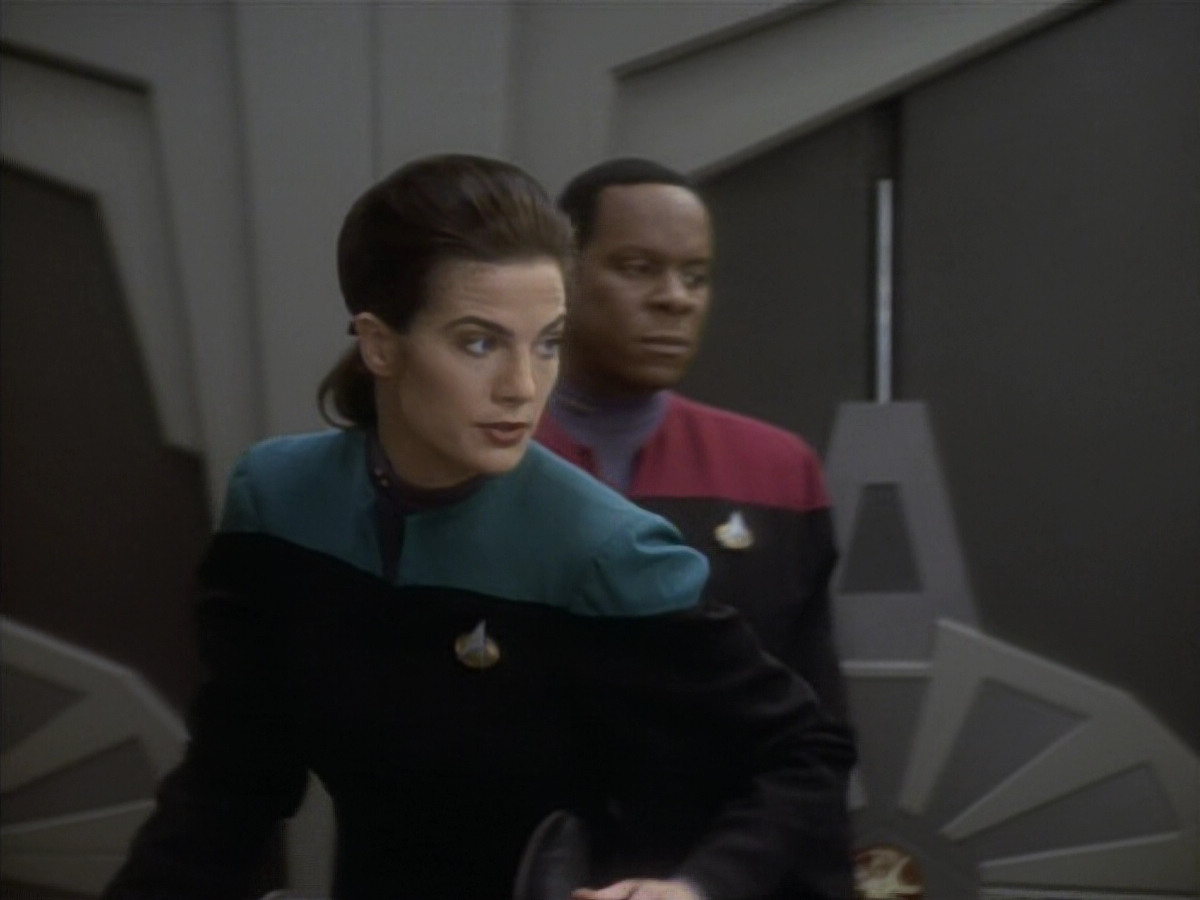 extant_StarTrekDS9_1x09-ThePassenger_03567.jpg