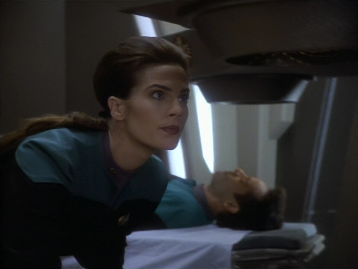 extant_StarTrekDS9_1x09-ThePassenger_03572.jpg