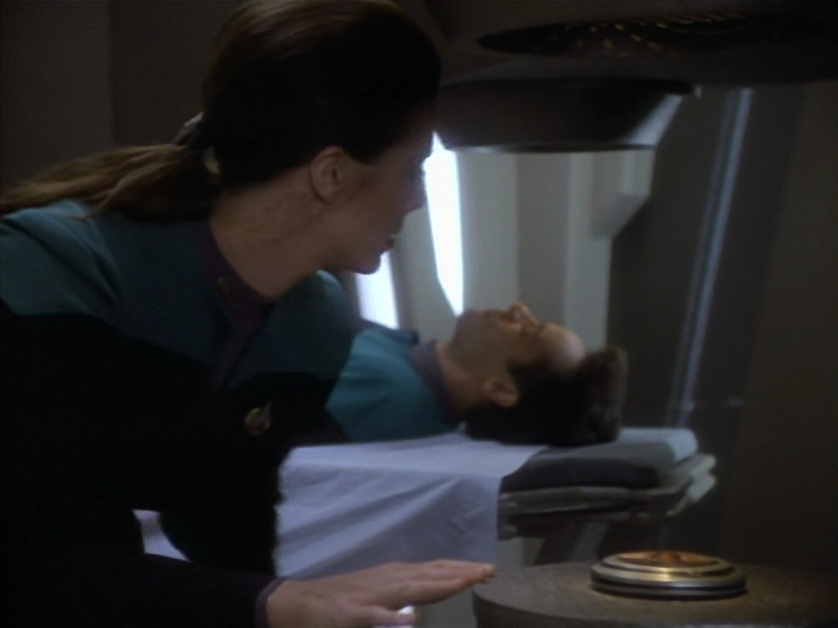 extant_StarTrekDS9_1x09-ThePassenger_03578.jpg