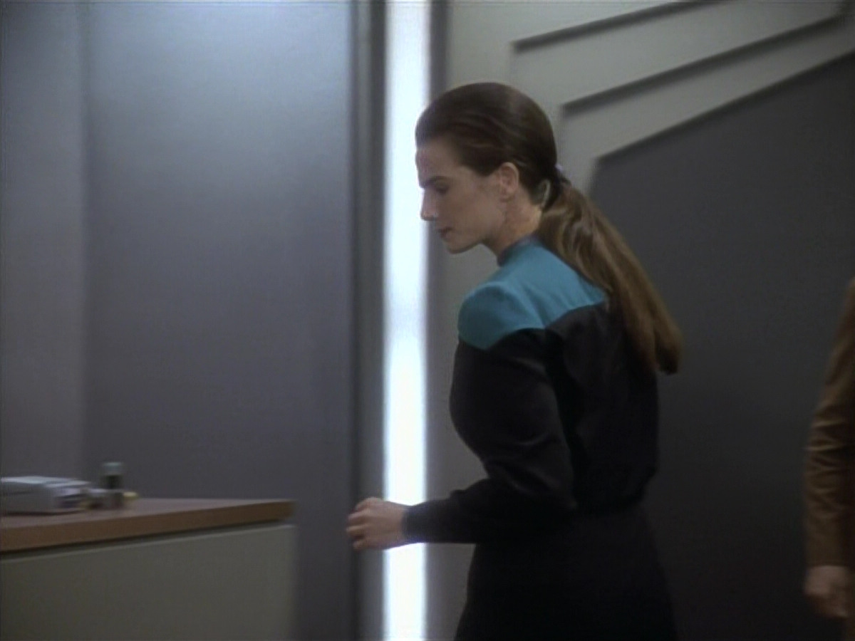 extant_StarTrekDS9_1x09-ThePassenger_03582.jpg