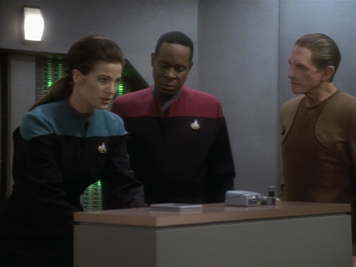 extant_StarTrekDS9_1x09-ThePassenger_03587.jpg